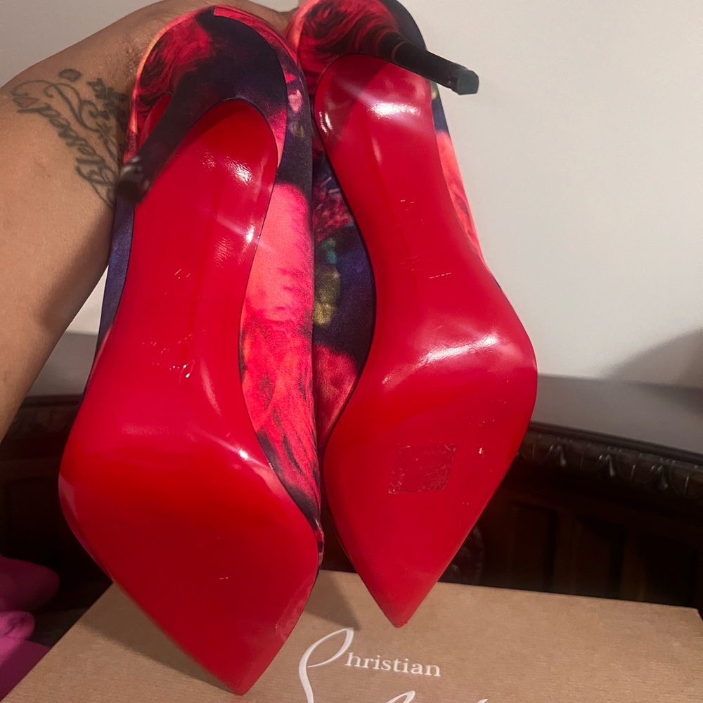 Like new worn once for my bday last month